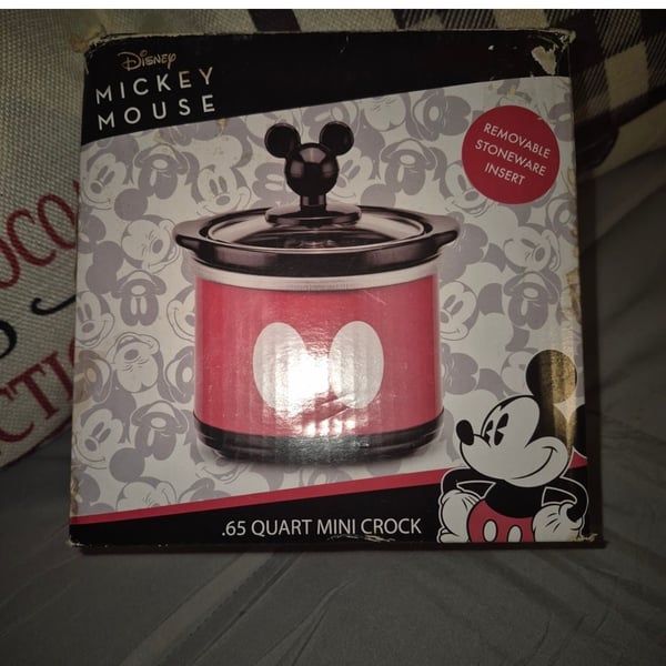 Mickey Mouse Slow Cooker with Dipper