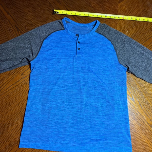 Lululemon Metal Vent Tech Henley Size L Blue Black Athletic Shirt