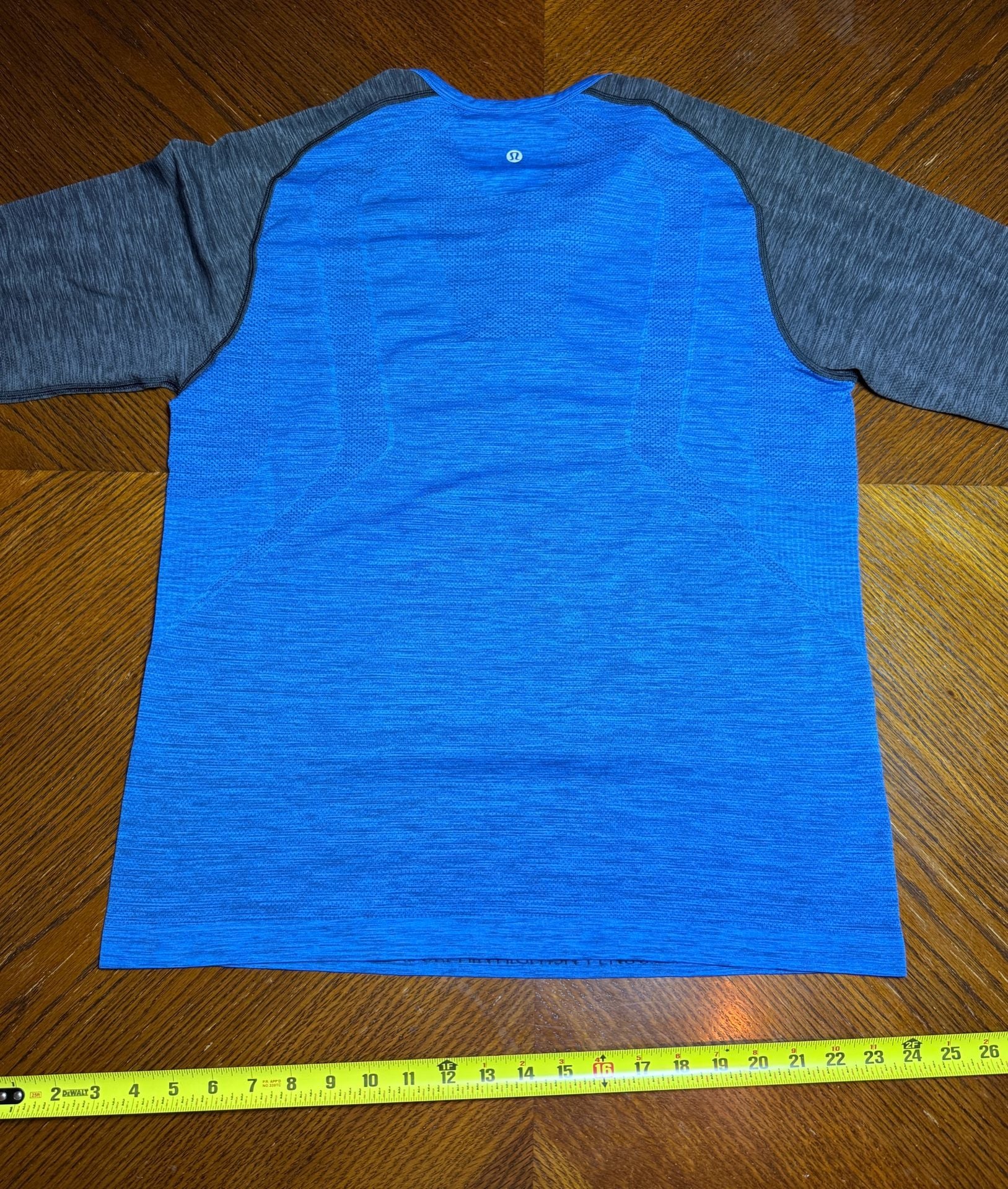 Lululemon Metal Vent Tech Henley Size L Blue Black Athletic Shirt 7