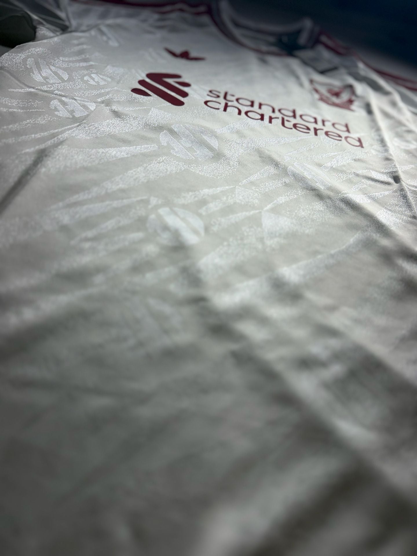 Adidas Liverpool FC Away Jersey Size L White Standard Chartered 11