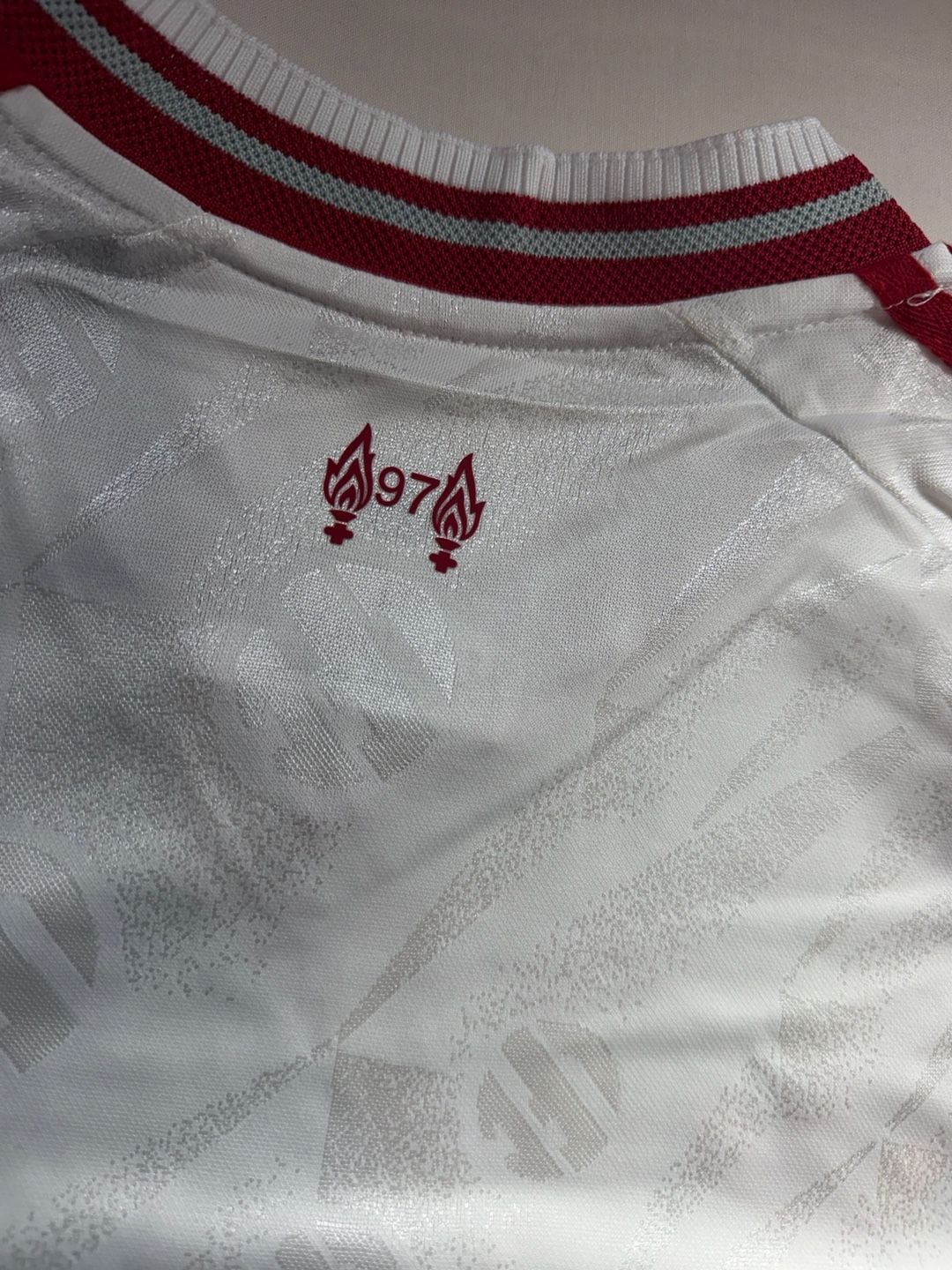 Adidas Liverpool FC Away Jersey Size L White Standard Chartered 14