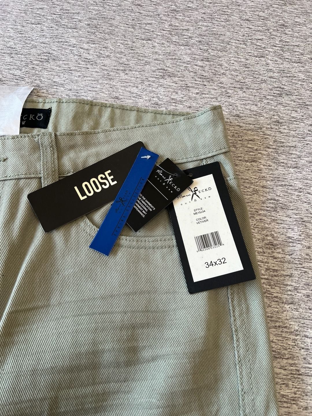 Marc Ecko Cut & Sew Cargo Pants Size 34x32 Vetiver Green Loose Fit NWT. 3