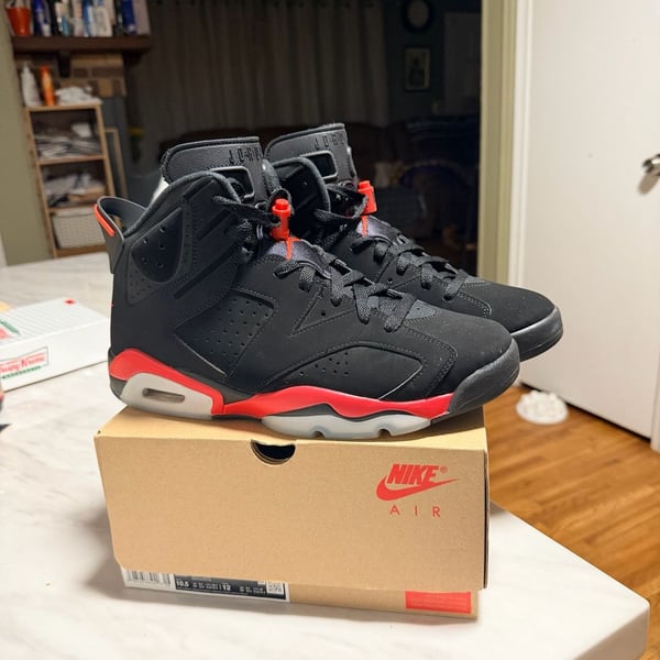 Jordan Air Jordan 6 Retro Size 10.5 Black Infrared Sneakers