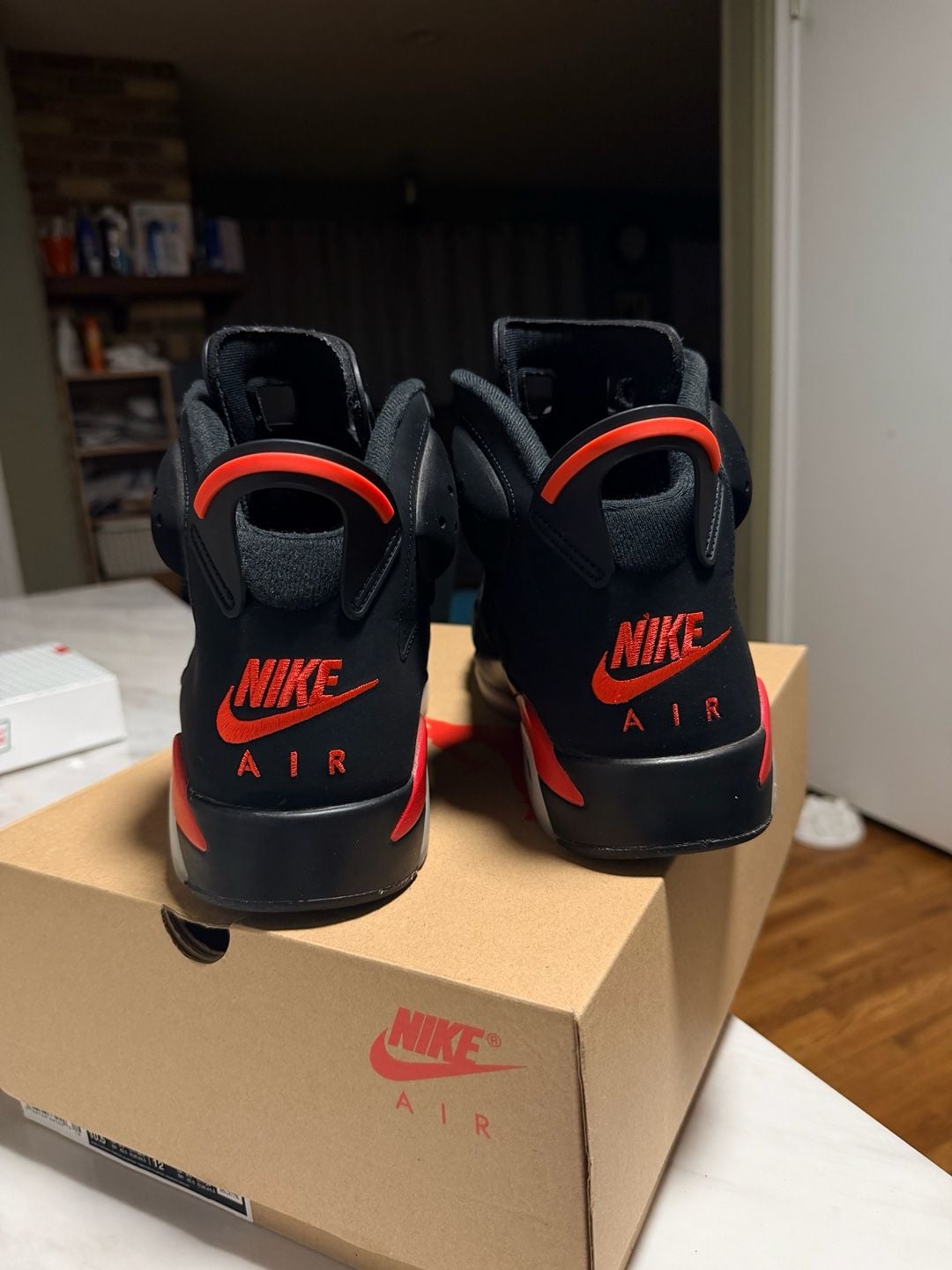 Jordan Air Jordan 6 Retro Size 10.5 Black Infrared Sneakers 8