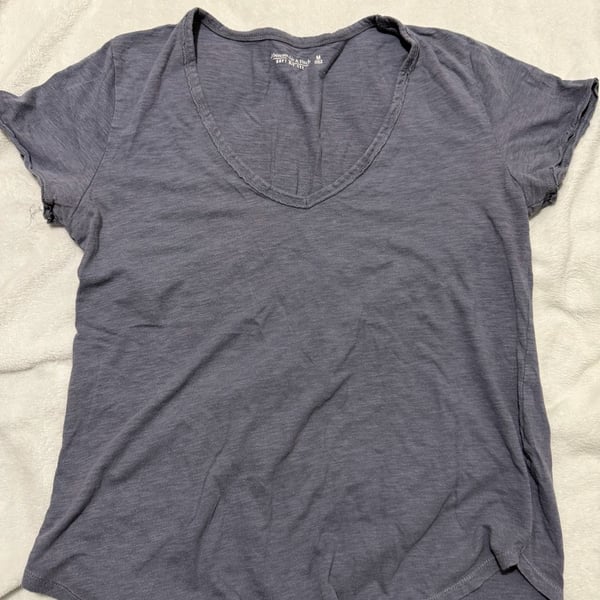 Abercrombie & Fitch Soft A&F Tee Size M Gray V-Neck Slub Short Sleeve