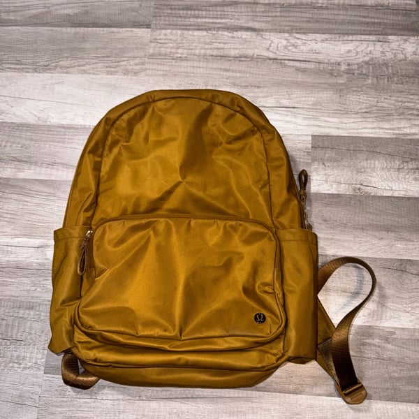 Lululemon Everywhere Backpack 22L O/S Gold Nylon