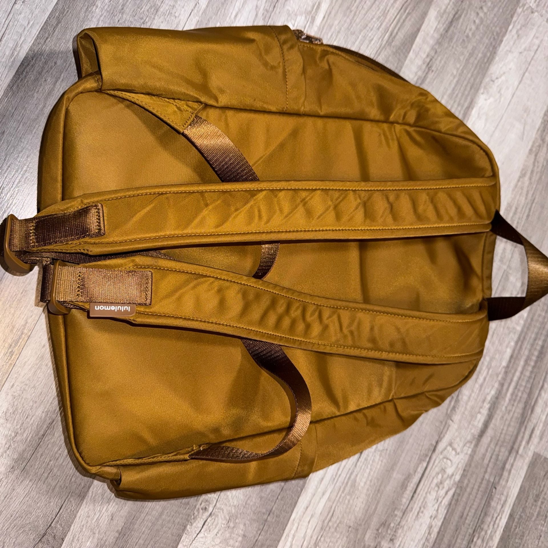 Lululemon Everywhere Backpack 22L O/S Gold Nylon 8
