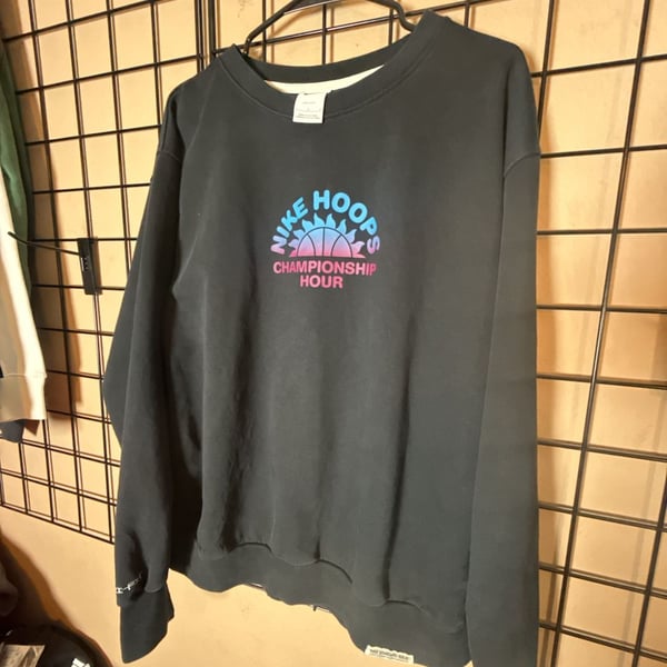 Nike Hoops Championship Hour Standard Issue Crew Sweatshirt Size L Black