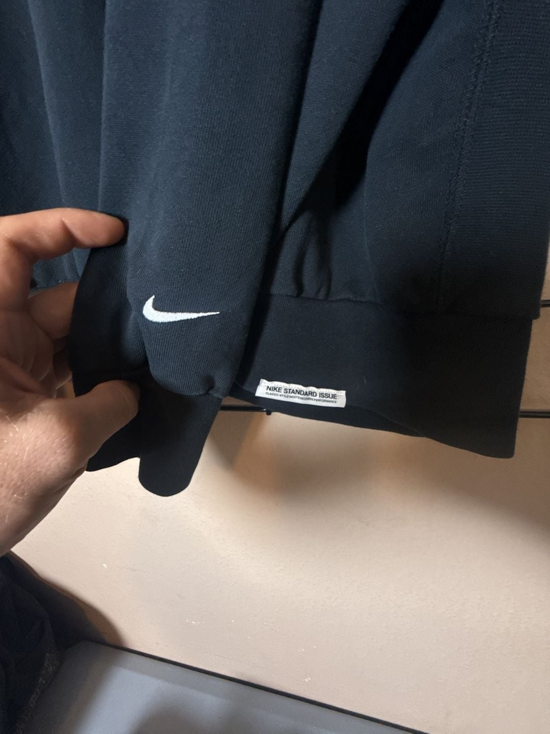 Nike Hoops Championship Hour Standard Issue Crew Sweatshirt Size L Black 4