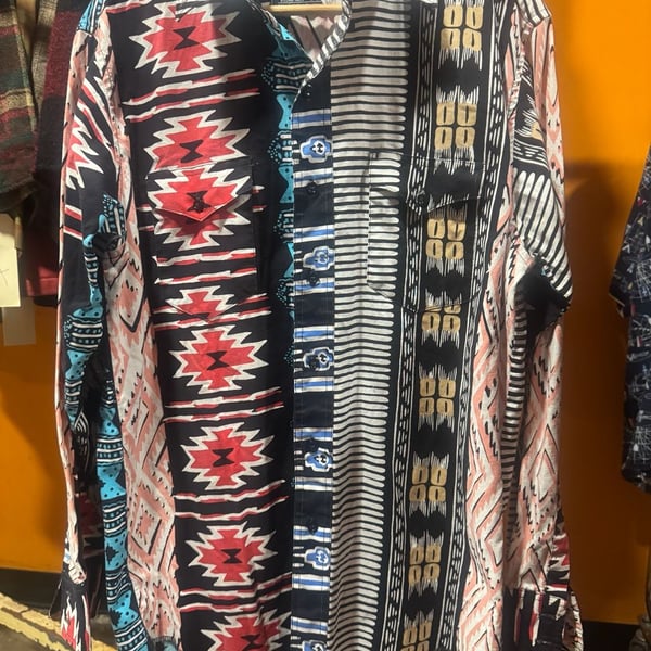 Vintage 90s Wrangler Aztec Cowboy Cut Button Up X-Long Tails Shirt Large 16-34