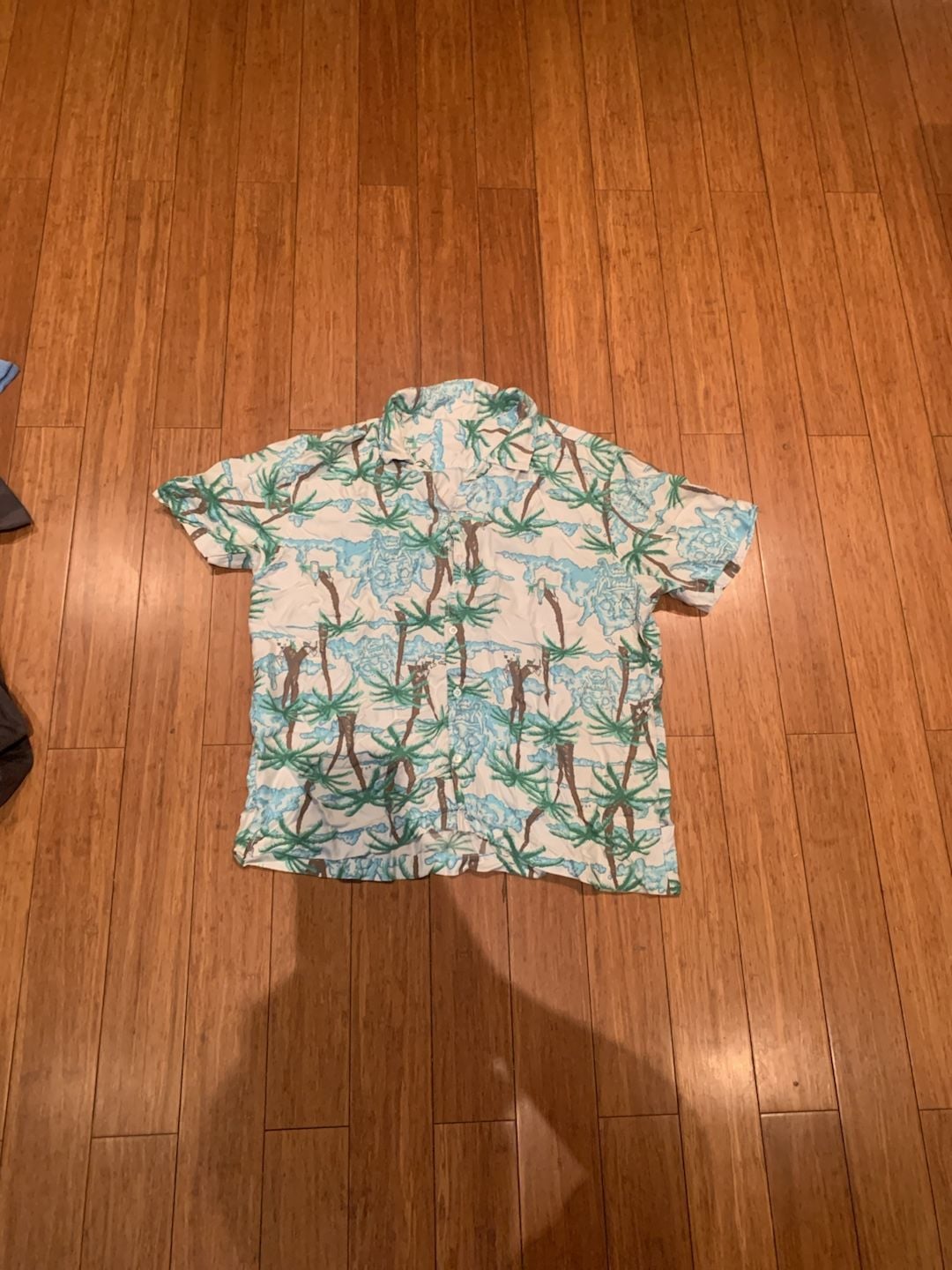 Crown & Ivy Palm Tree Beach Print Short Sleeve Button Down Shirt 2