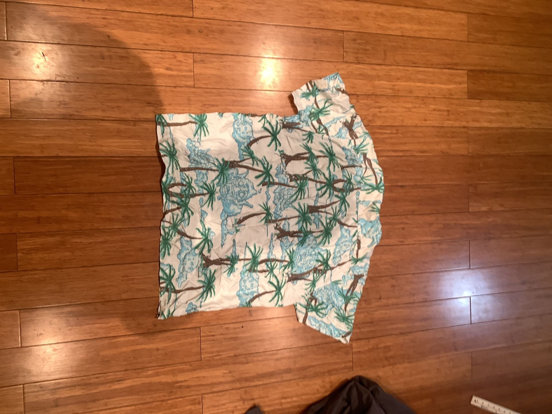 Crown & Ivy Palm Tree Beach Print Short Sleeve Button Down Shirt 3