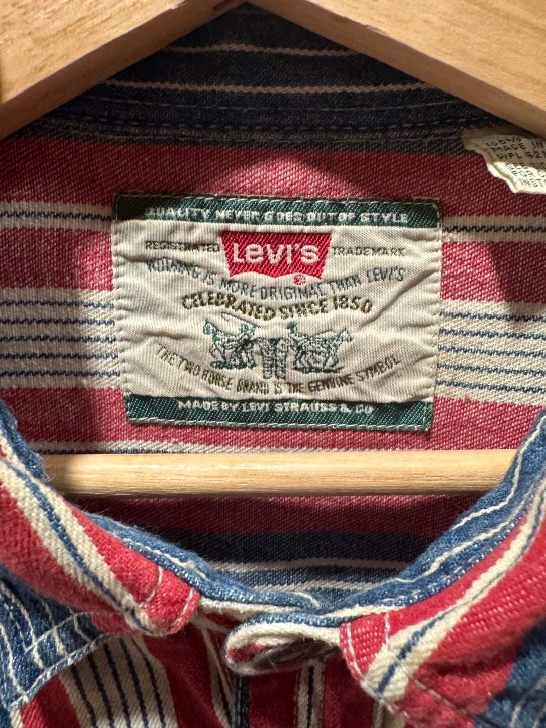 Vintage 90s Levi’s Denim Button Up Shirt Large Vertical Striped Red White Blue 8