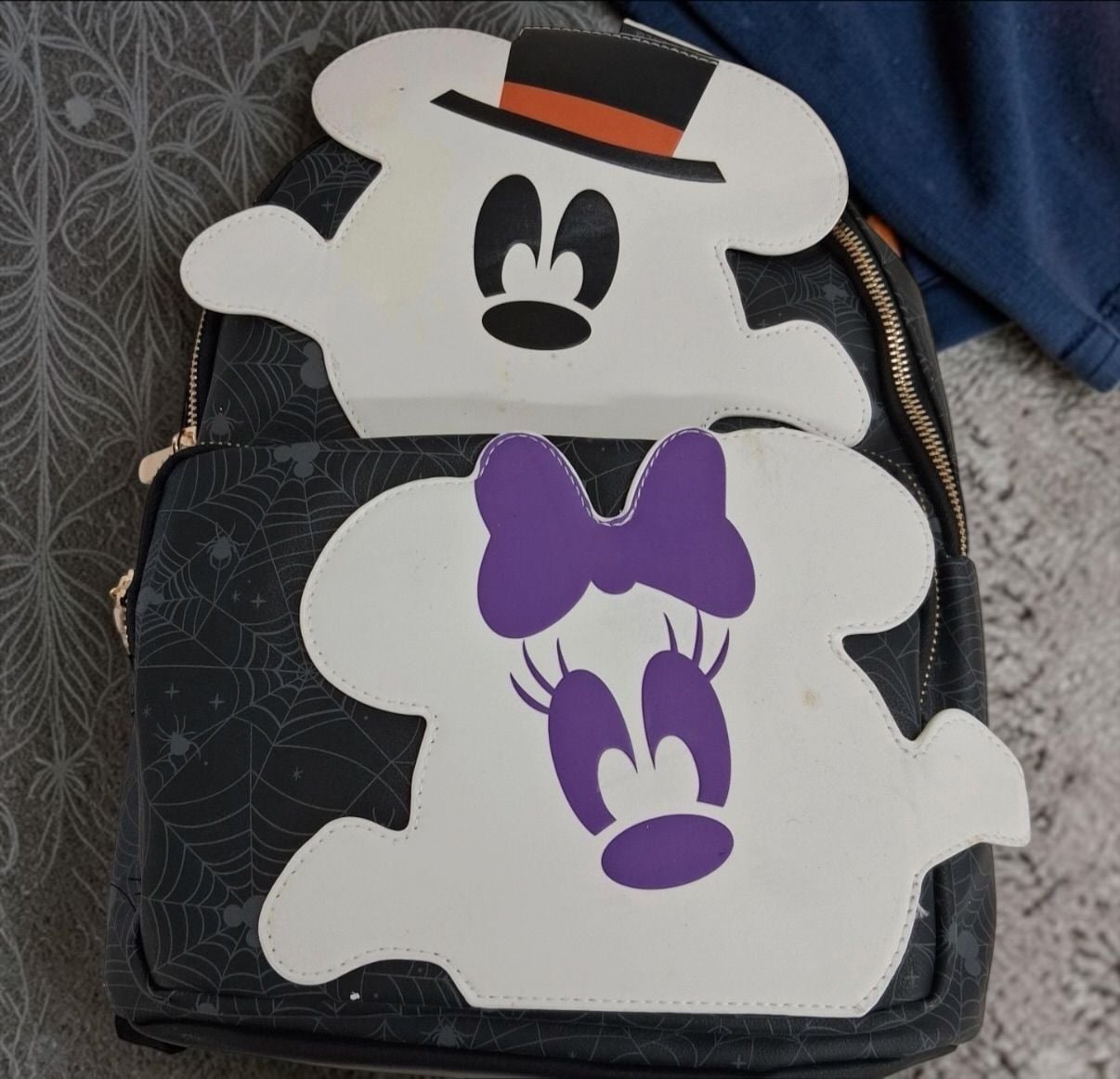 Disney Bioworld Mickey Minnie Ghost Glow-In-The-Dark Mini Backpack 1