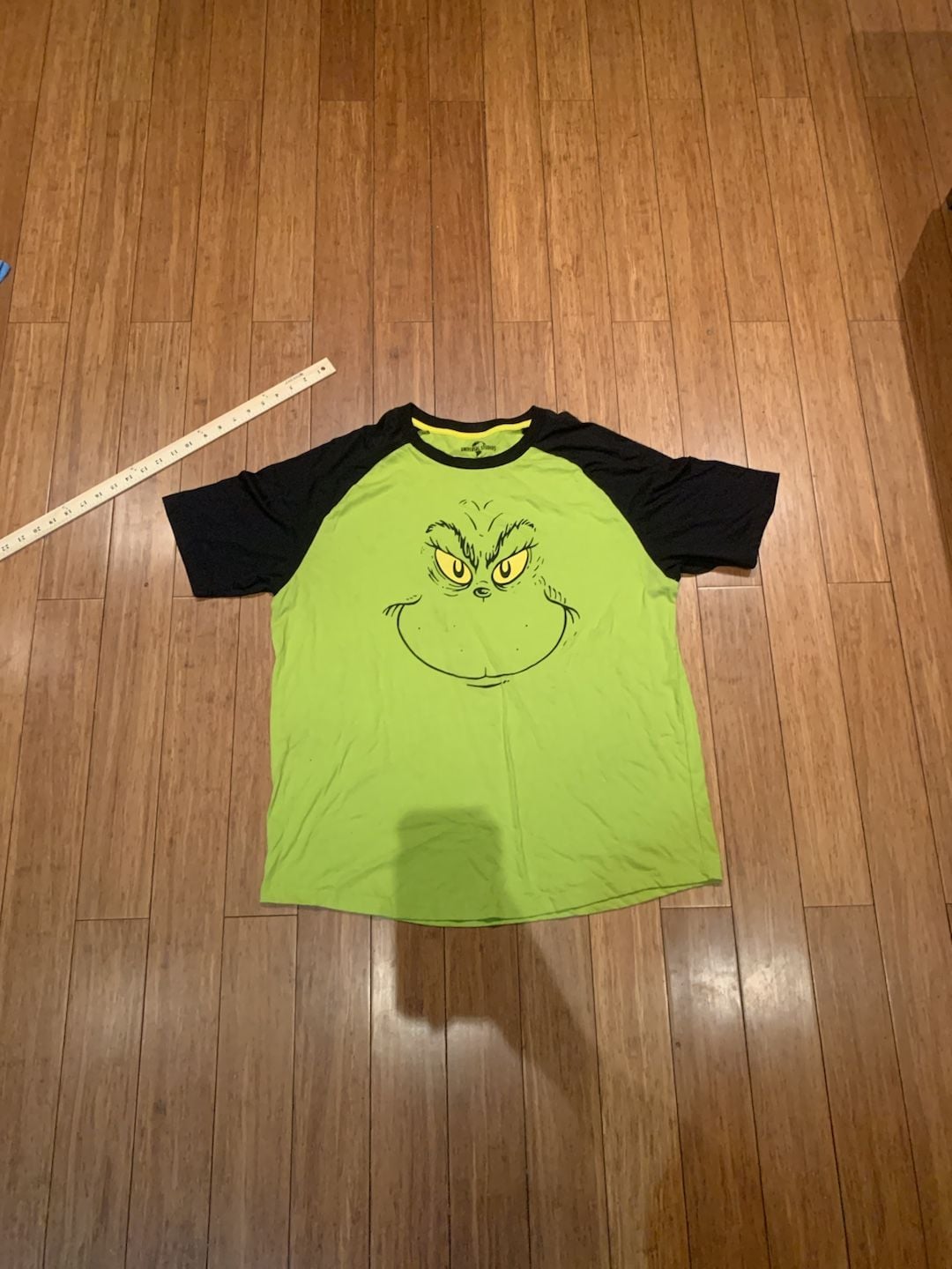 Universal Studios The Grinch Raglan T-Shirt Size 2XL Green Black 2