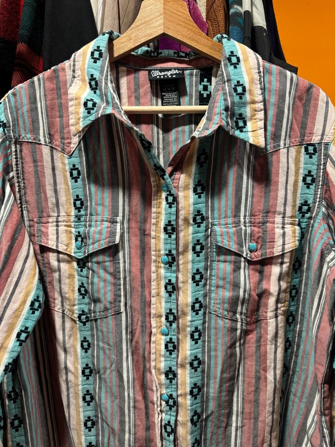 Wrangler Retro Southwestern Aztec Snap Shirt Size Medium Pink Blue Stripe 3