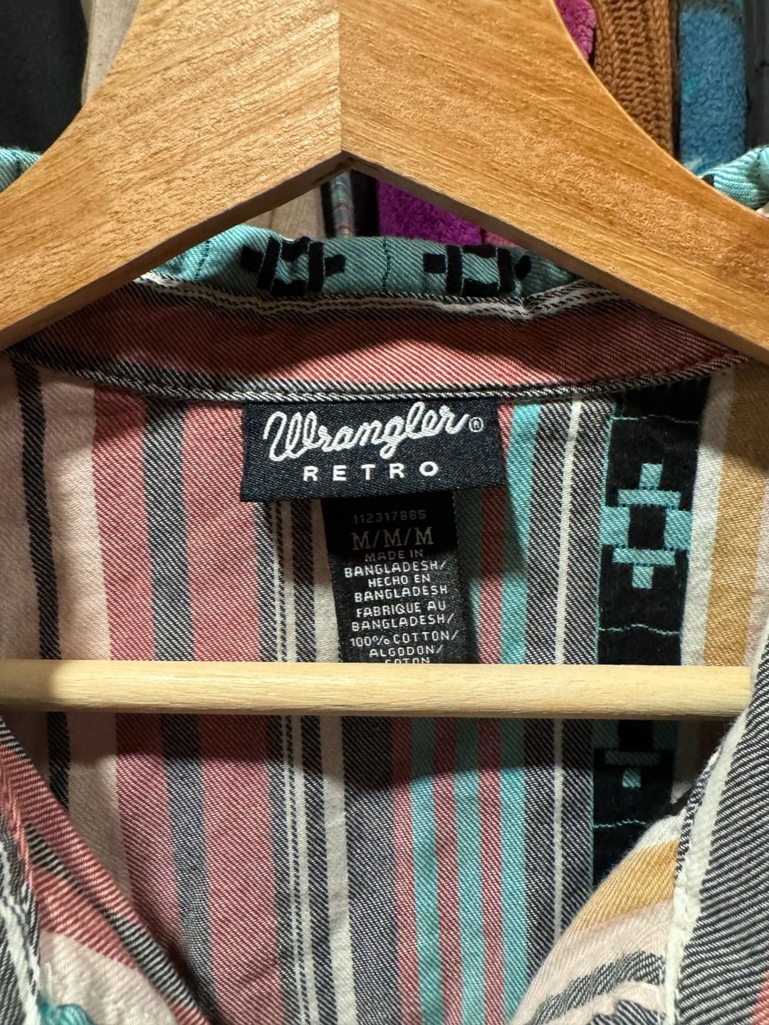 Wrangler Retro Southwestern Aztec Snap Shirt Size Medium Pink Blue Stripe 8