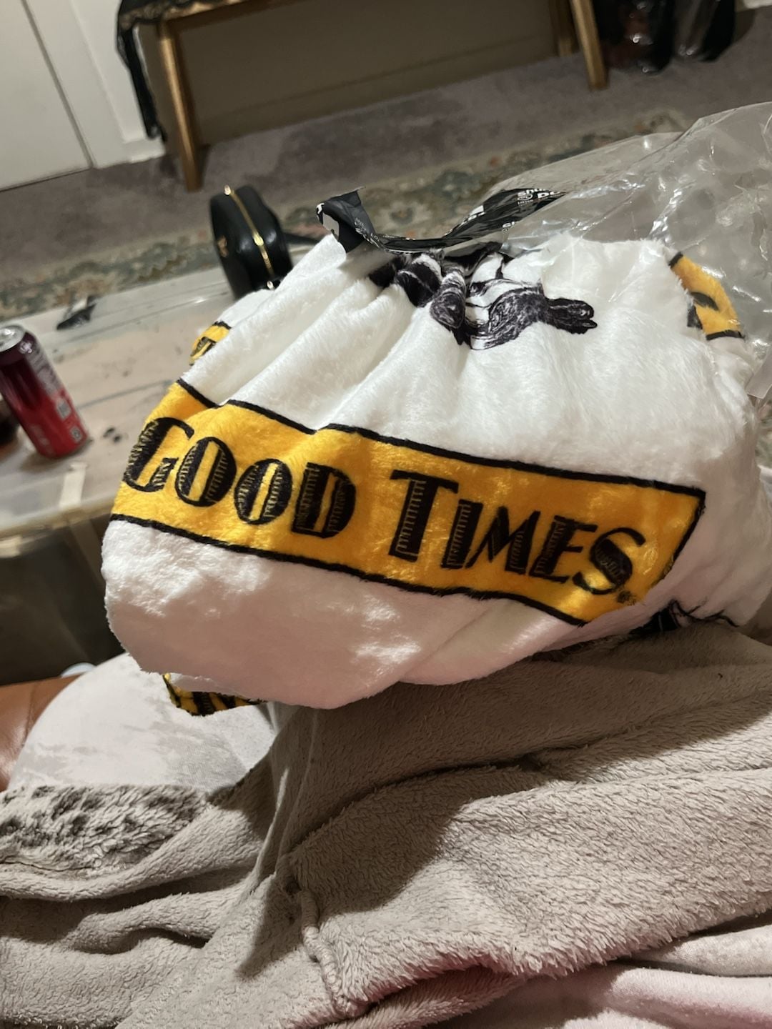 Good Times Blanket White Black Yellow Convertible Car Plush Throw 2