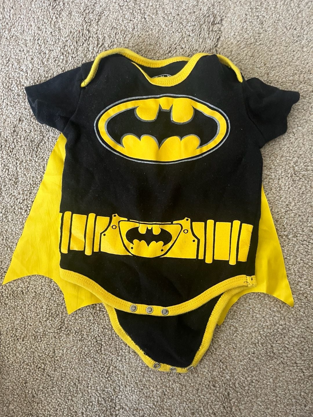 Batman onsie Size 3-6M with Detachable Cape 1
