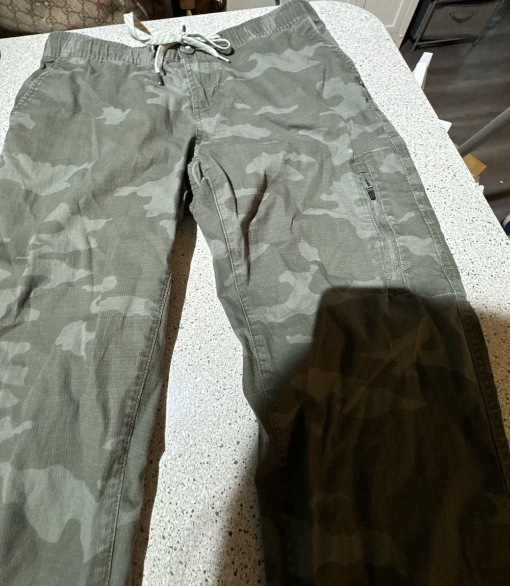 Vuori Ripstop Pant Size Medium Green Camo Organic Cotton Utility Pants 3