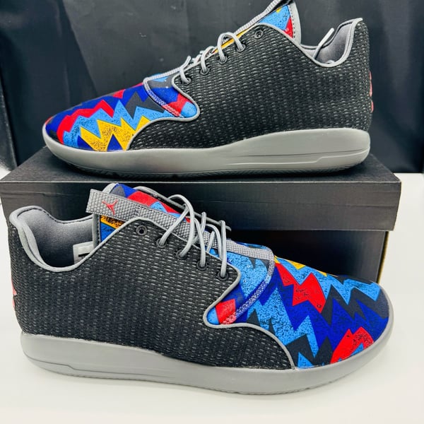 Jordan Eclipse Size 9.5 Black University Red Dark Grey Zig Zag 724010-035 New!