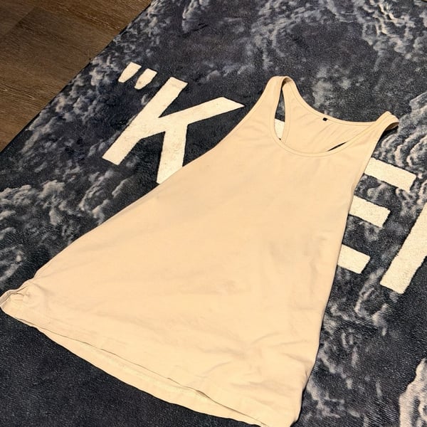 Youngla 305 - mesh tank top - small Fits true to...