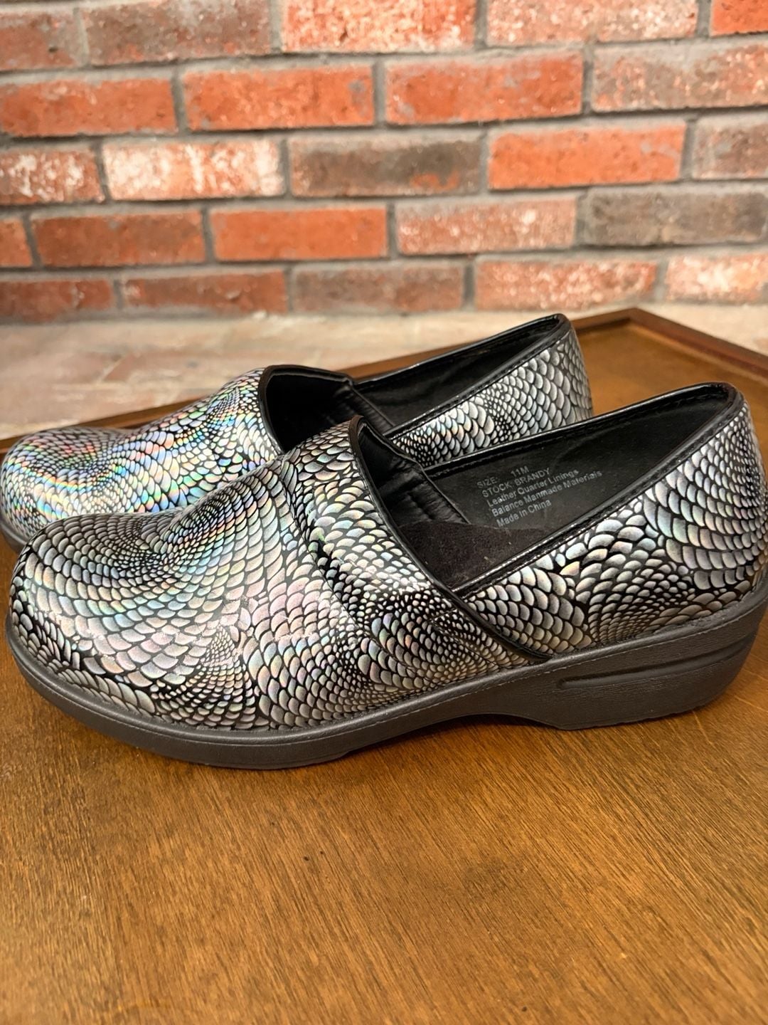 Savvy Brandy Nursing Clogs Size 11M Silver Black Slip Resistant 2