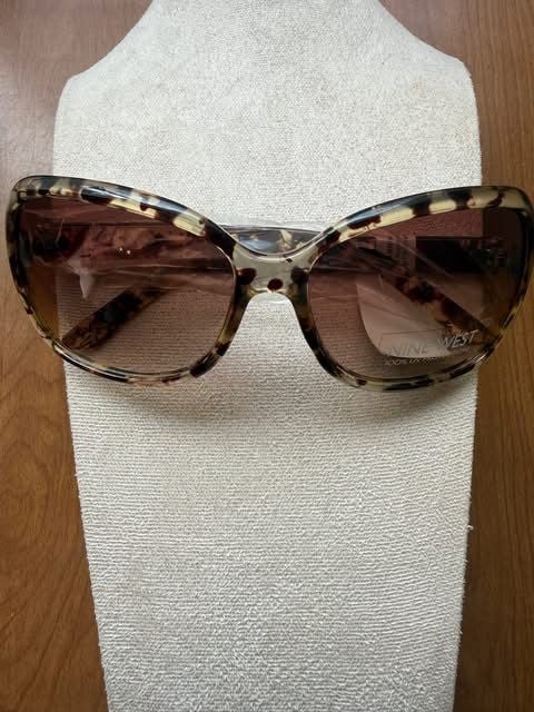 Nine West SR1123 Tortoise Oval Sunglasses Brown Gradient Lens 4