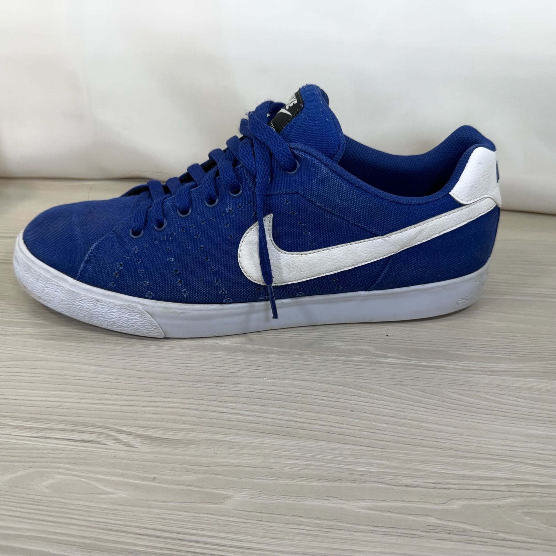 Nike Court Royale Size 11.5 Blue Canvas White Sneakers 3