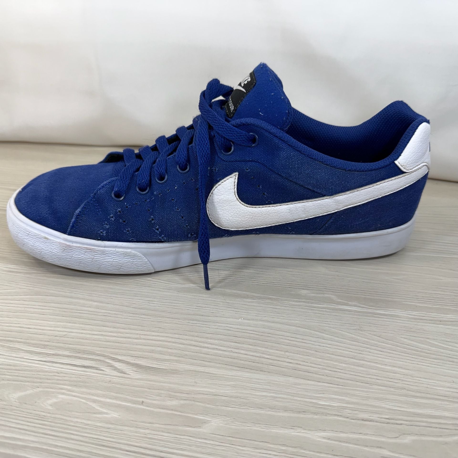 Nike Court Royale Size 11.5 Blue Canvas White Sneakers 10