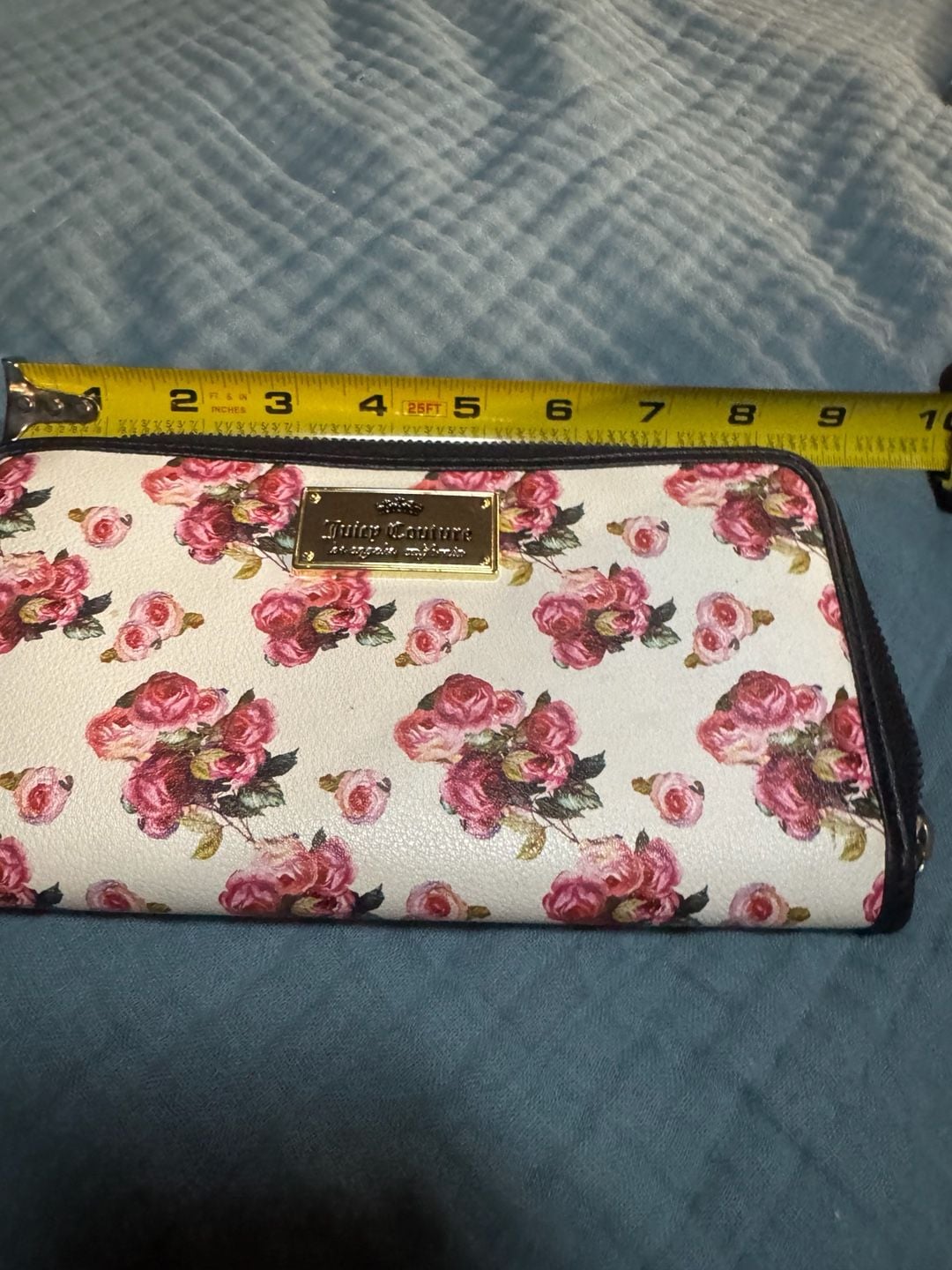 Juicy Couture Rose Print White Zip Around Wallet Wristlet 9