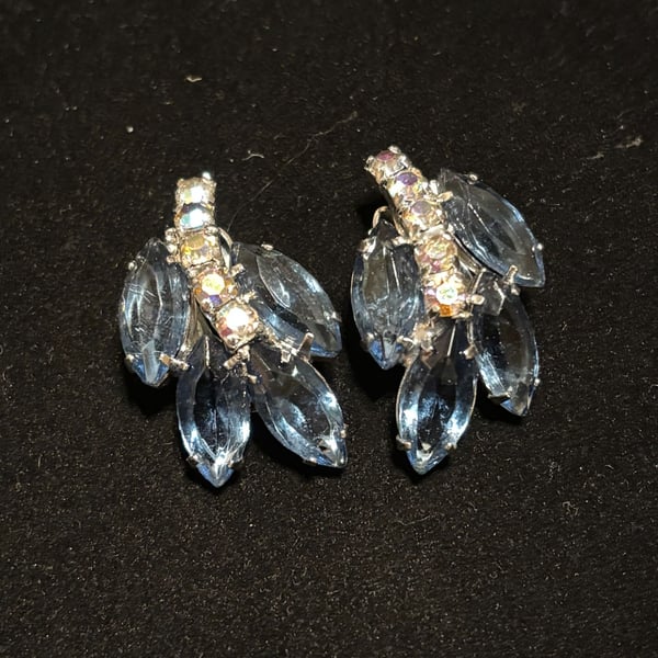 Vintage blue clip on earrings 