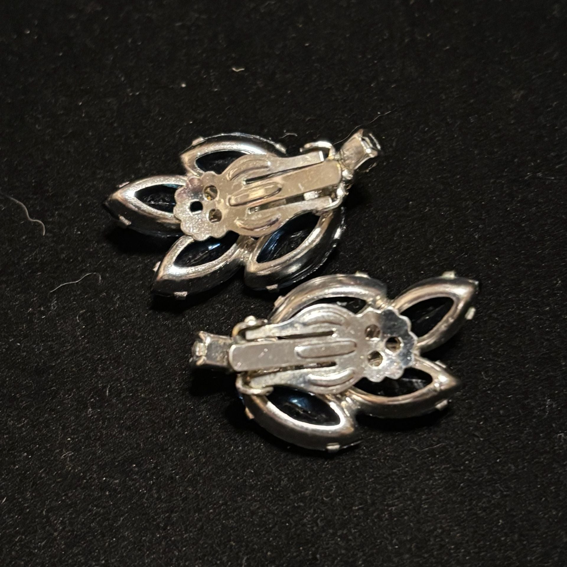Vintage blue clip on earrings 3