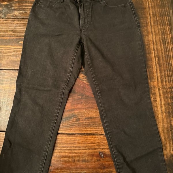 Chico's Platinum Capri Denim Size 0 Black Jeans