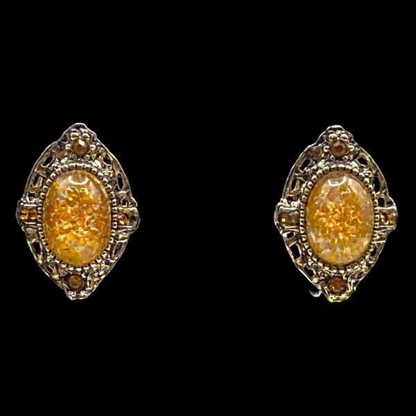 Vintage Gold Tone Filigree Clip On Earrings Amber Pressed Glass