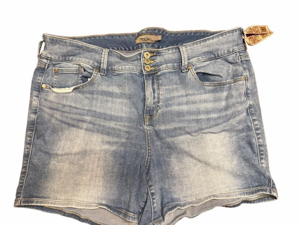 Torrid Womens Shorts 22 Plus Medium Blue Denim Button & Zip Fly Shorts 2