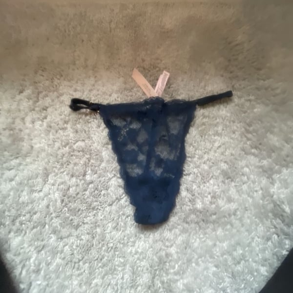 Victoria's Secret Rhinestone Lace Shine Strap Thong Panty Color Green NWT