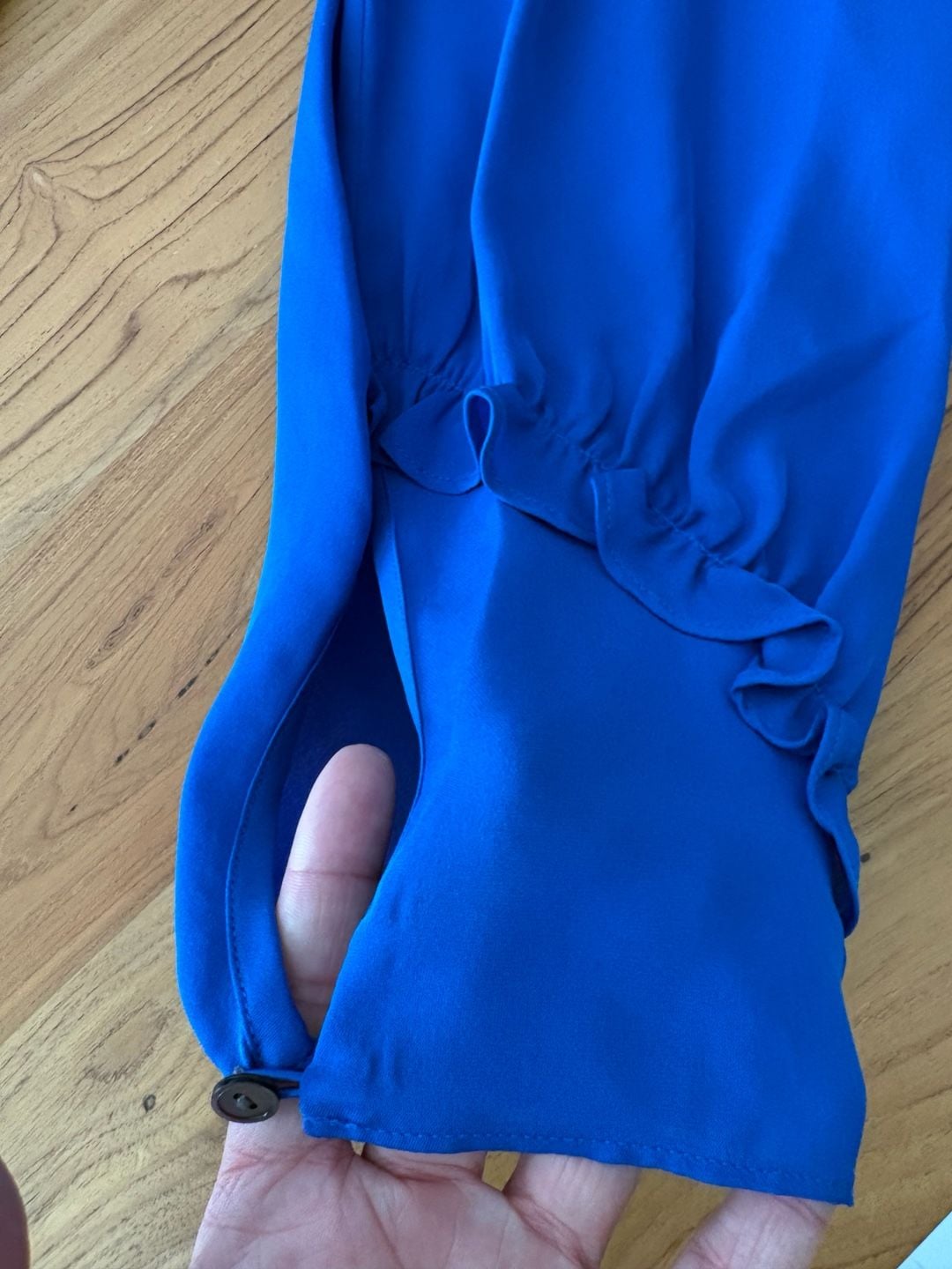 Kobi Halperin Silk Blouse Size M Blue Ruffle Neck Keyhole Long Sleeve 10