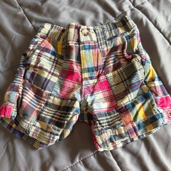 Old Navy Plaid Shorts Size 6-12 Months Multicolor Cotton