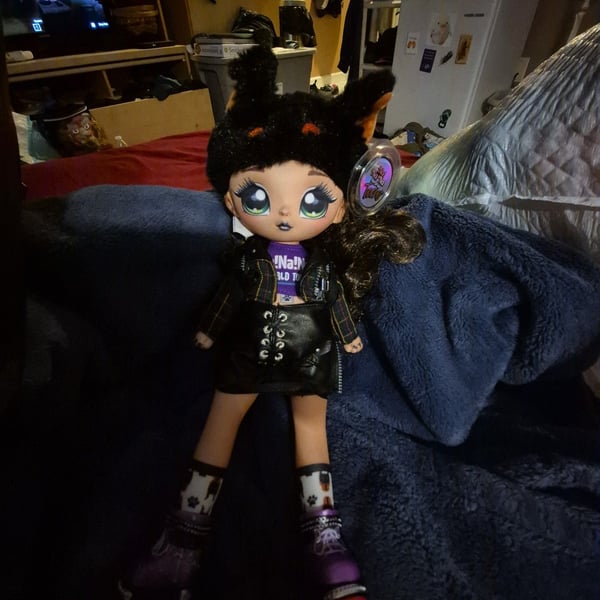 MGA Na! Na! Na! Surprise Teens Rebel Dare Fashion Doll