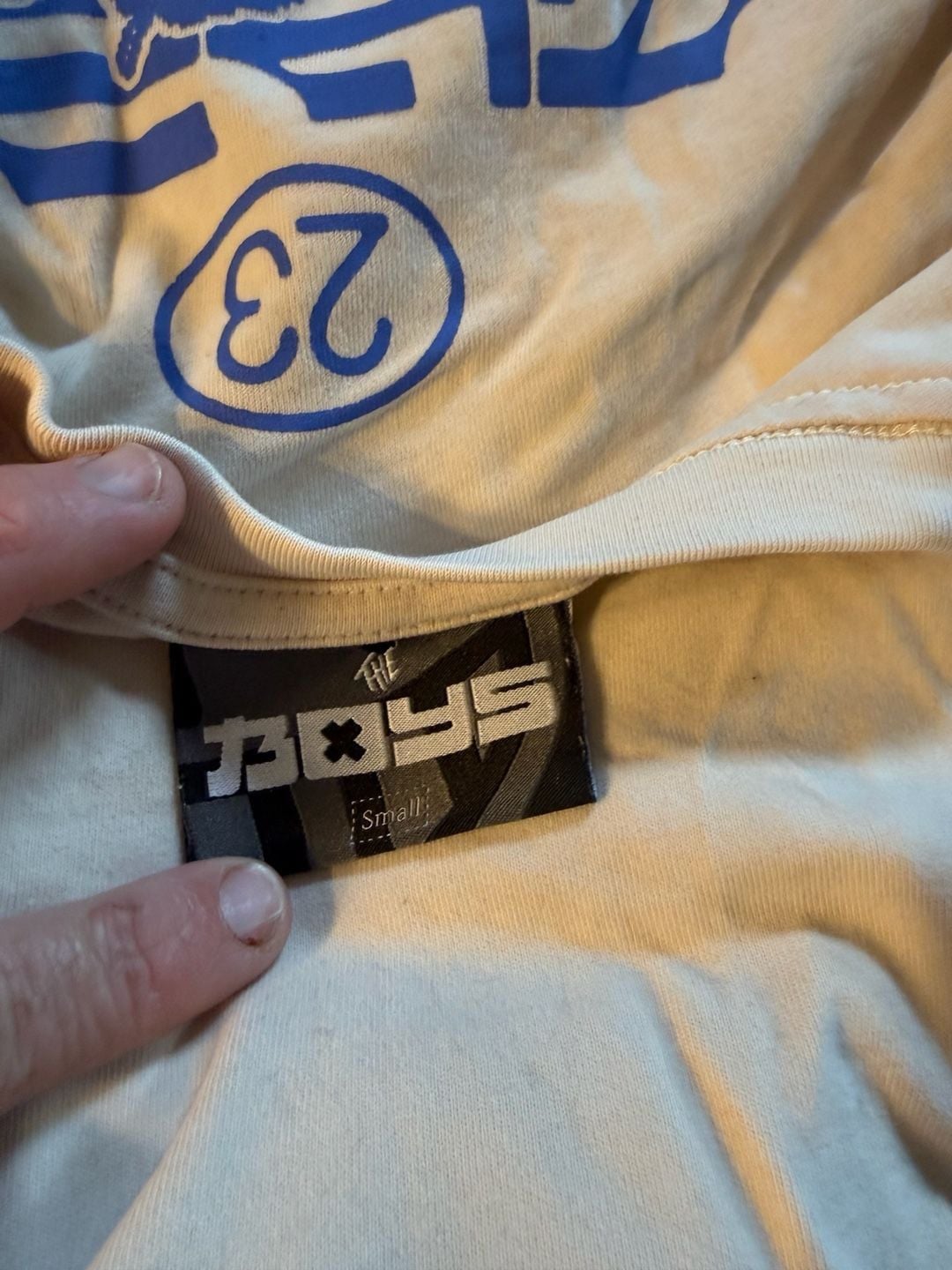The 23 Boys Graphic T-Shirt Size Small Off White Blue Techwear Anime 3