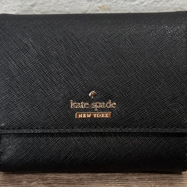 Kate Spade New York Cameron Street Tavy Black Leather Wallet