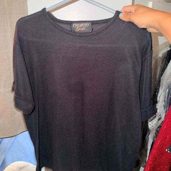 Pronto Gold Black Short Sleeve Knit Top