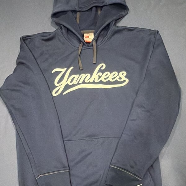 Nike New York Yankees Therma Fit Hoodie Size L Navy Blue Script Logo Pullover