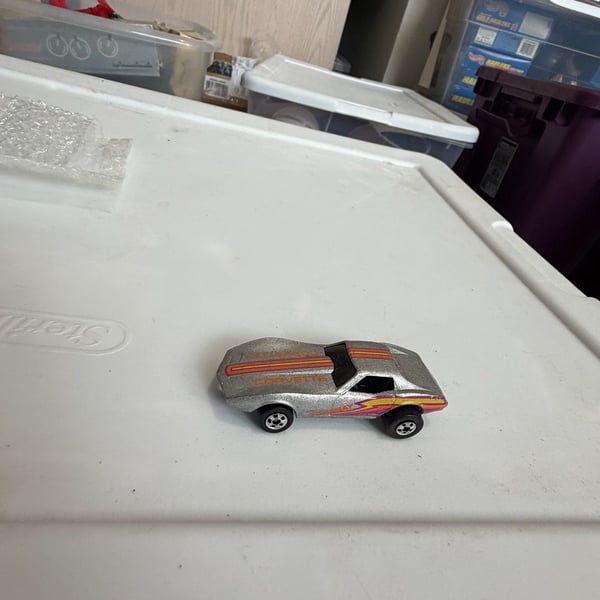 Hot Wheels Vintage 1975 Corvette Stingray Silver Diecast Toy Car