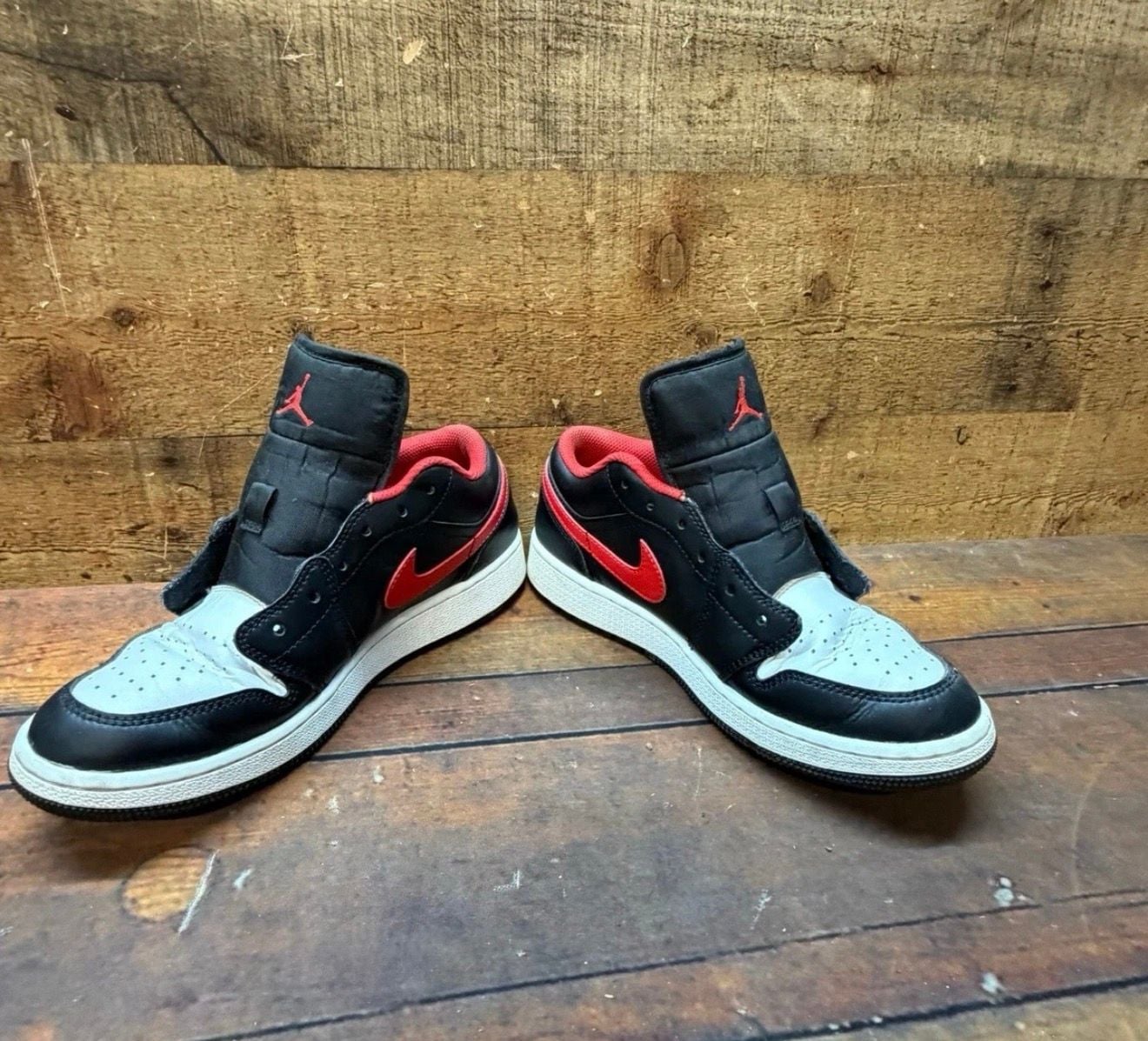 Air Jordan 1 Low GS Size 5Y White Toe Black Fire Red Sneakers 2