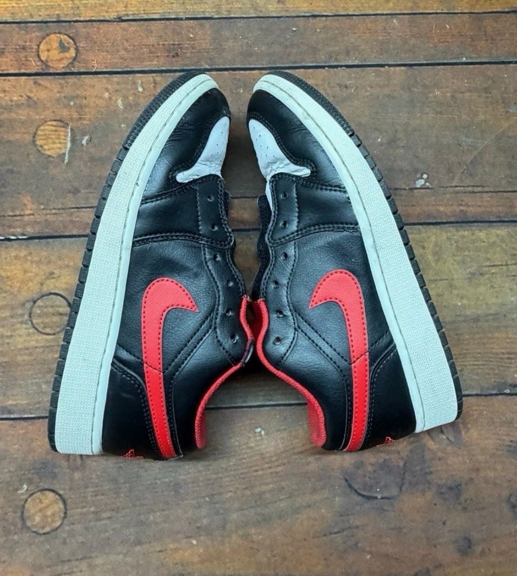 Air Jordan 1 Low GS Size 5Y White Toe Black Fire Red Sneakers 9