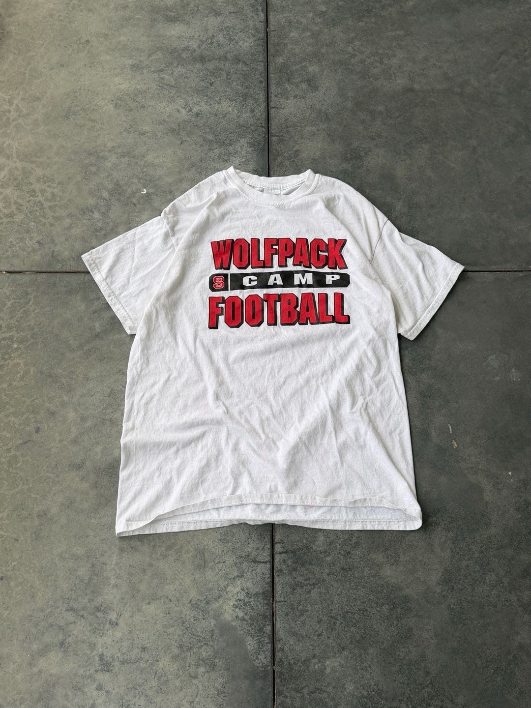 Vintage NC State Wolfpack Football Camp T Shirt L Gildan 90s NCAA College Red 2