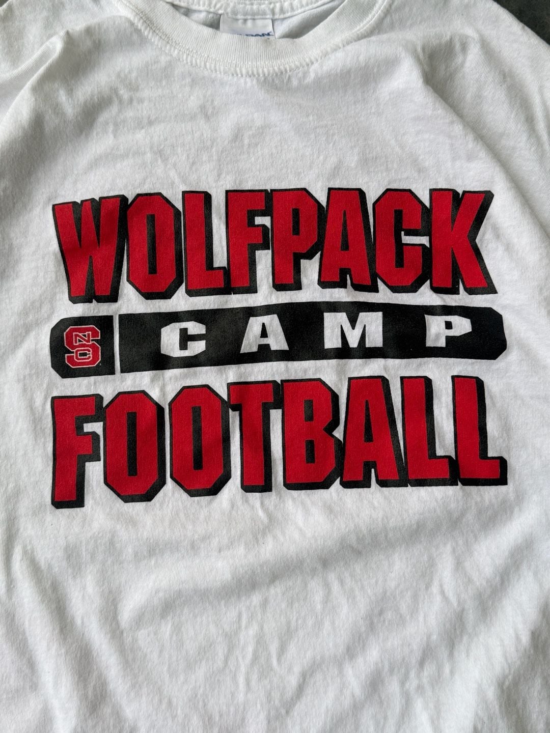 Vintage NC State Wolfpack Football Camp T Shirt L Gildan 90s NCAA College Red 3