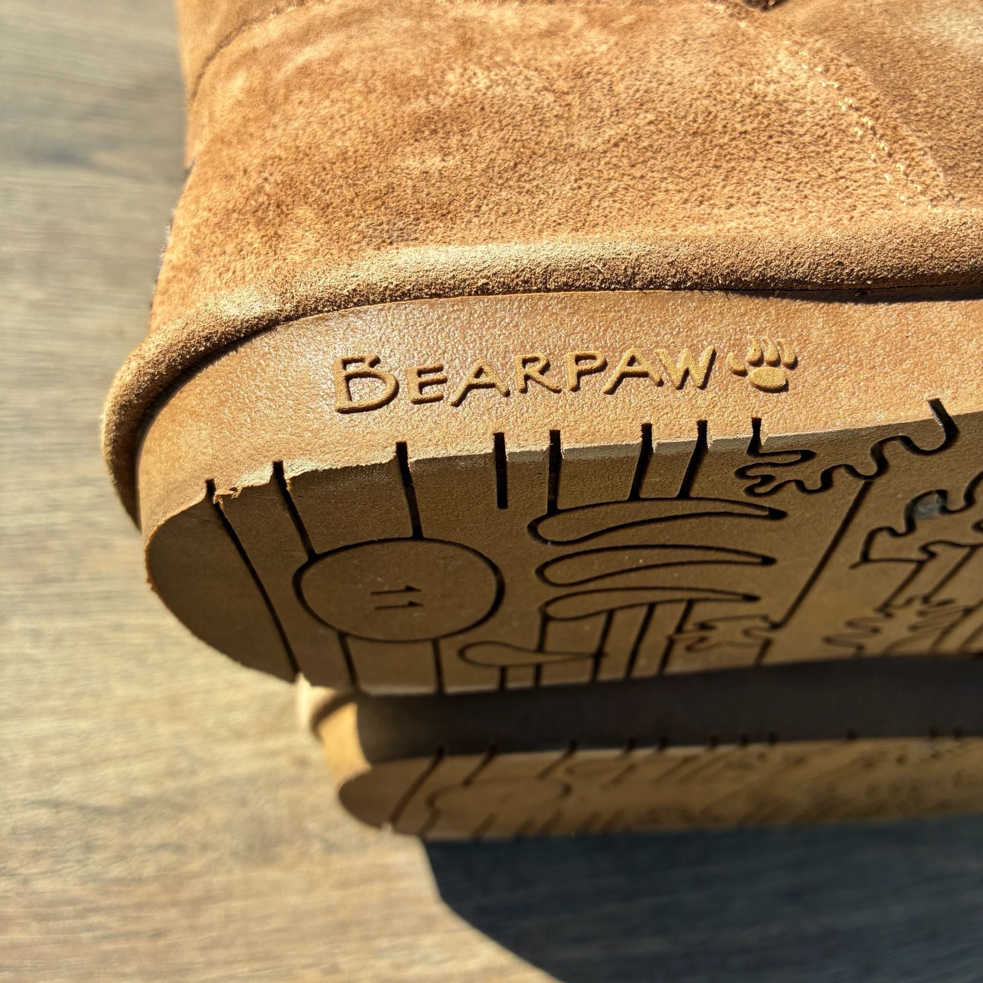 Bearpaw Women’s Size 11 Chestnut Suede Shearling Lined Winter Boots 9